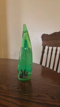 Soothing, Moisturizing Aloe Vera gel