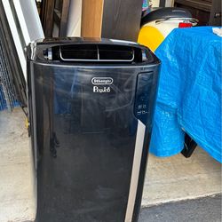 DeLonghi Portable Air Conditioner  w/ Cover
