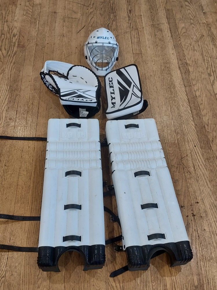 Street Hockey Goalie Pads And Gear