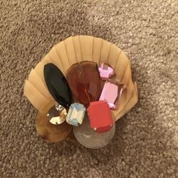 (Free with purchase of $55) beautiful Brooch