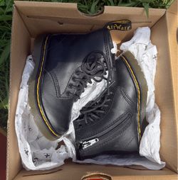 Toddler Dr Martens - Size 8