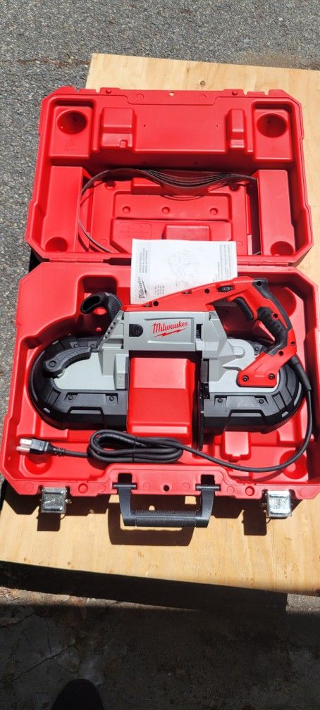 Milwaukee Corded Band Saw
