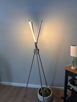 Modern LED Tripod Floor Lamp