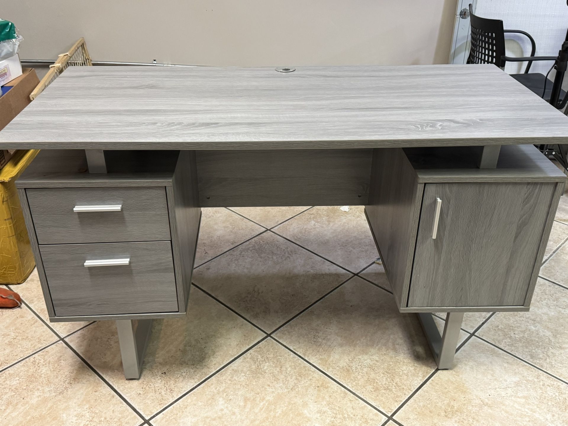 Office Desks And Chairs