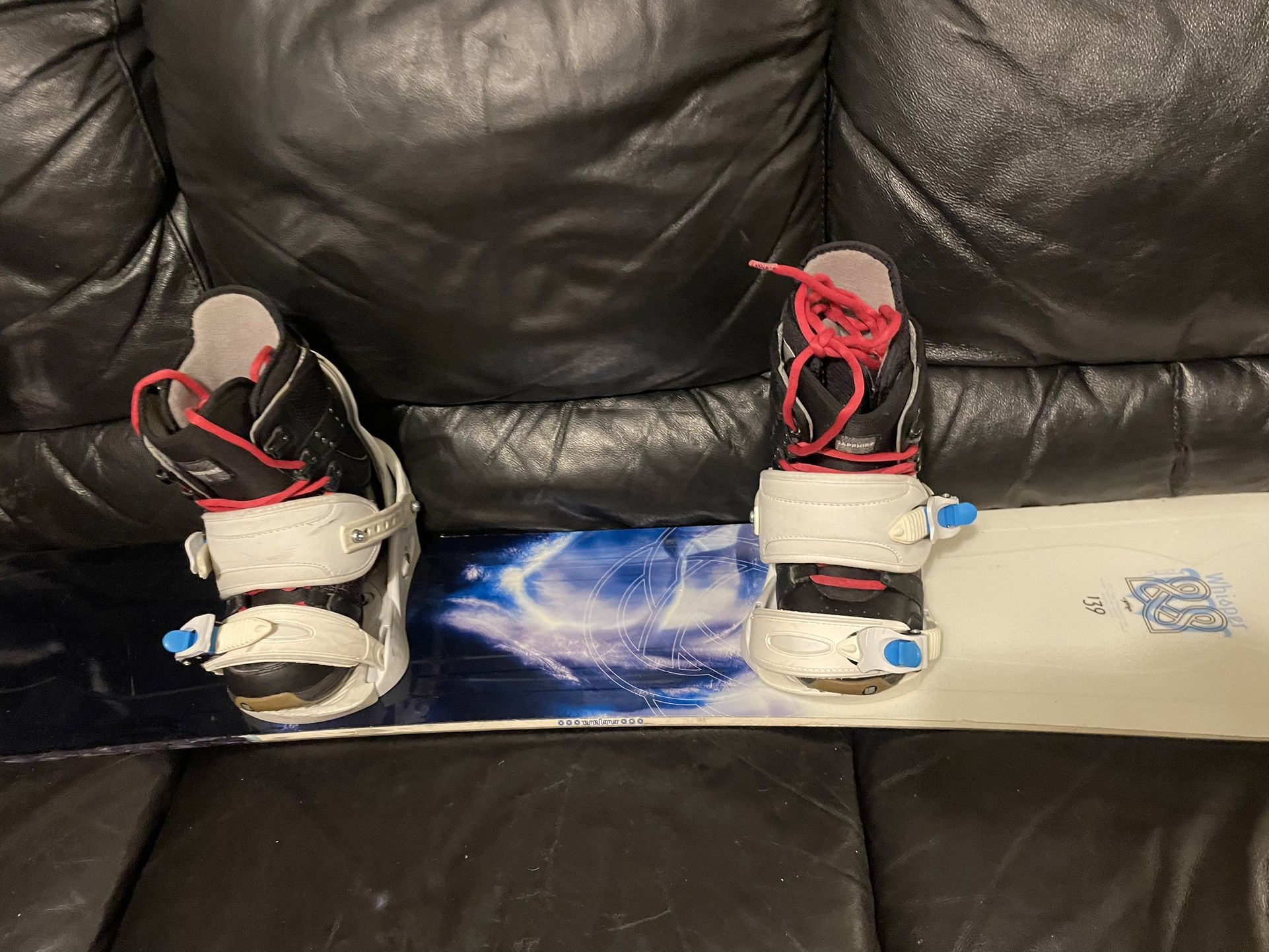 Lamar Snowboard139 including bindings and Burton’s snowboard boots women’s size 6