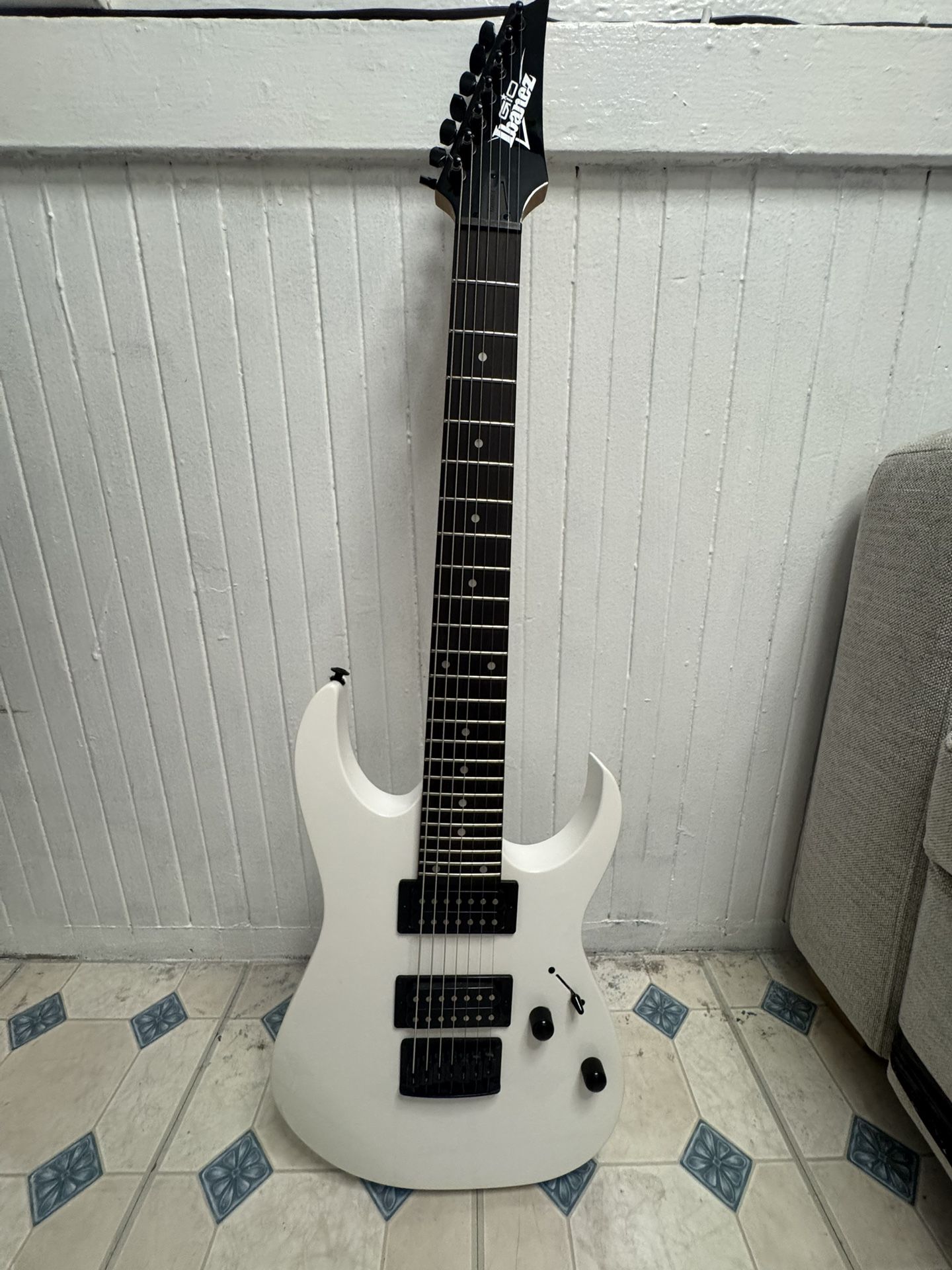(ACCEPTING TRADING OFFERS)Gio Ibanez 7-string Guitar