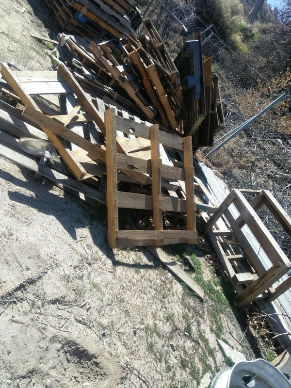 Freeeeee broken pallets wood for Sale in Victorville, CA OfferUp