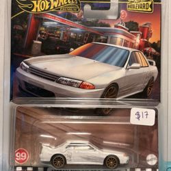 Hot Wheels Premium Boulevard White Nissan Skyline R32 Godzilla