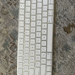 Apple Keyboard - WHITE