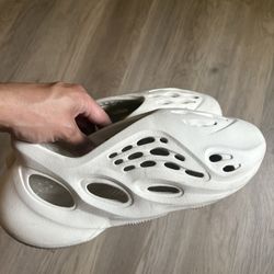 Foam Runners Size 11
