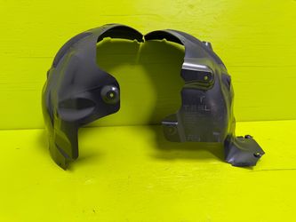 2020 - 2024 TESLA MODEL Y RIGHT SIDE FRONT FENDER SPLASH GUARD OEM 1492614-00-C