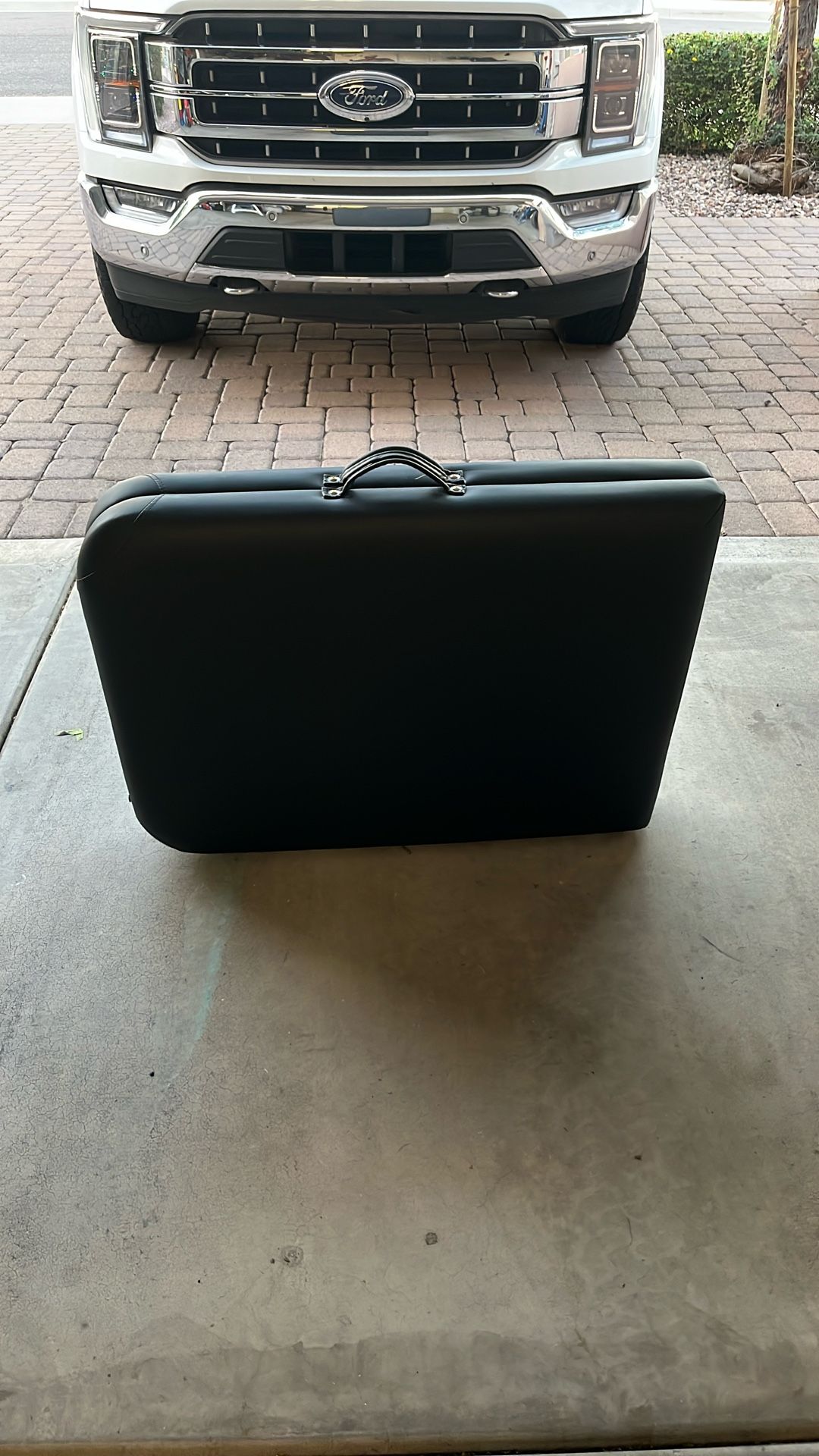 SierraComfort Portable Massage Table, Black