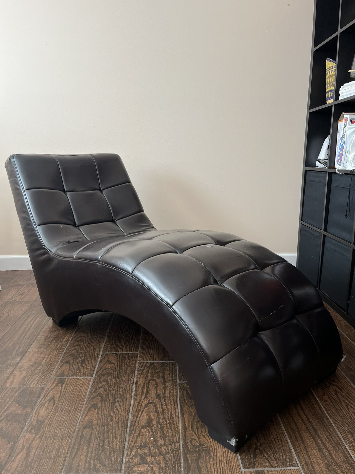 Chaise lounge chair