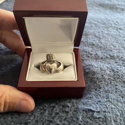 IRISH CLADDAH RING 