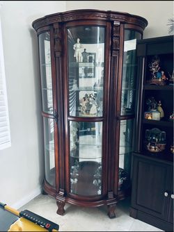 Curio cabinet display