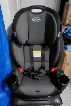 ( Price is firm ) Brand new graco carseat grows with child from infant to toddler has different settings also reclines .( price is firm ).