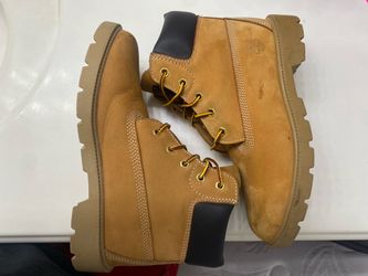 Timberland boots woman’s size 4
