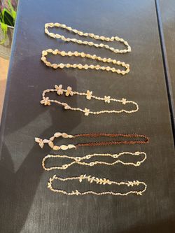 Sea shells necklace lot