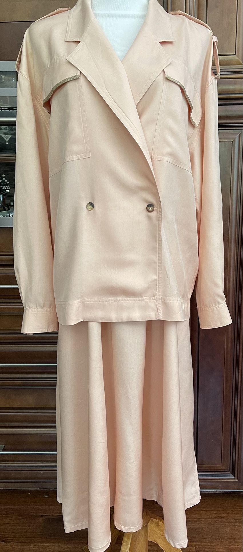 Eleanor P Brenner Women's Vintage 100% Silk Power Pink Jacket /Skirt 2 Piece Set.