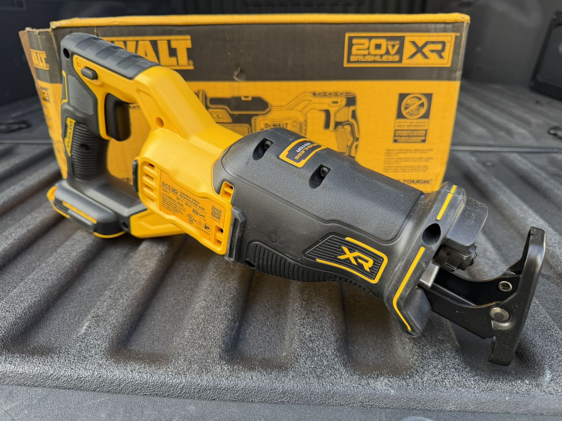 DEWALT 20V MAX XR Brushless Reciprocating Saw (Tool Only)