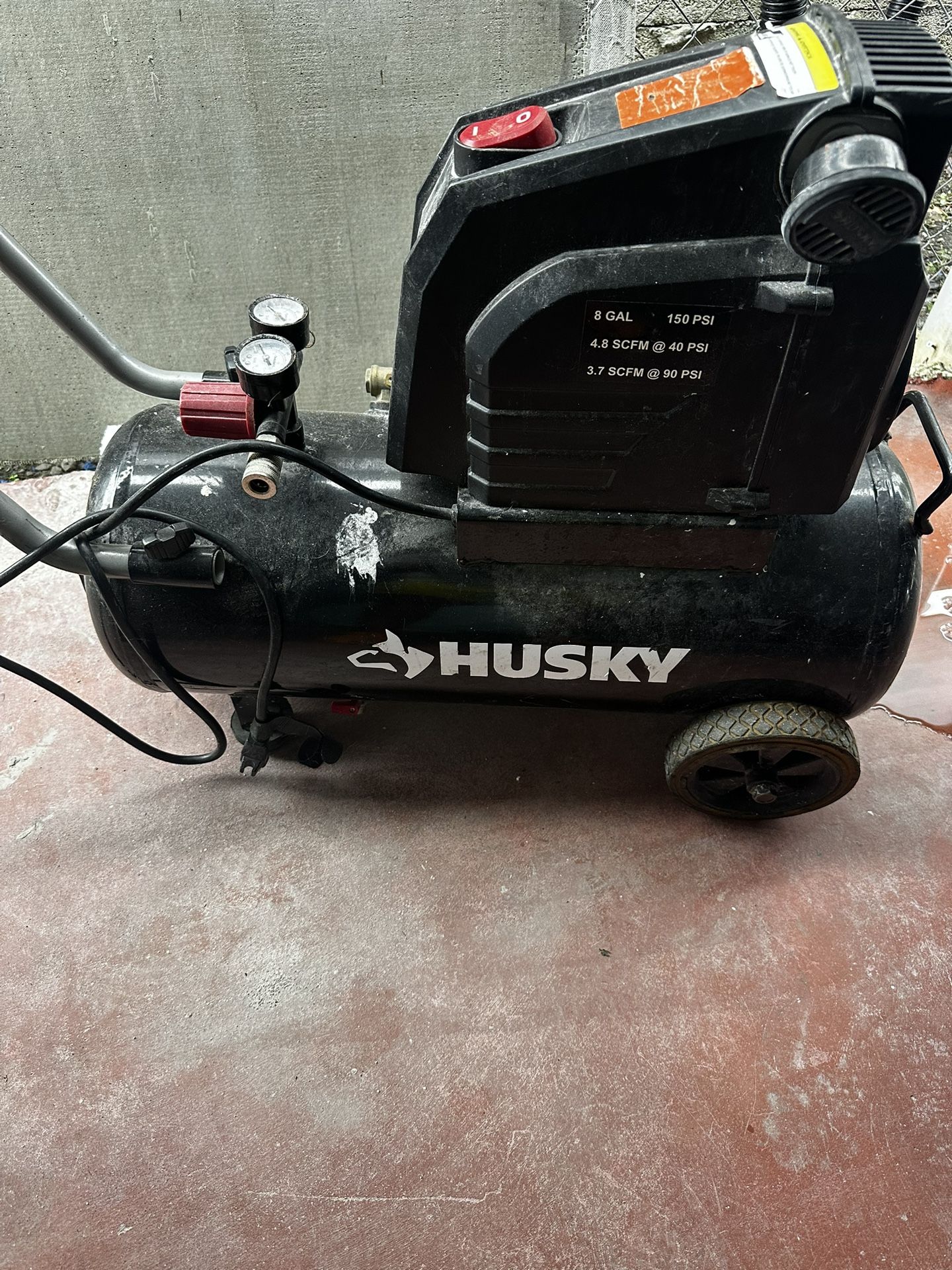 Husky 8 Gal Hot Dog Air Compressor