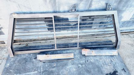 Truck cab headache rack