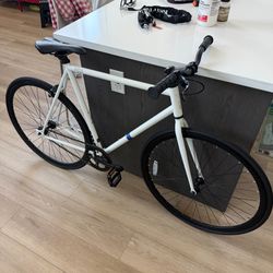 Fixie / Single Speed Bike – White – Excellent Condition