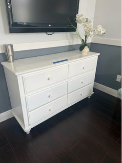 White 6-Drawer Dresser