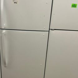 VISSANI MDTF18WH 18.0 cu. ft. Top Freezer Refrigerator HQB