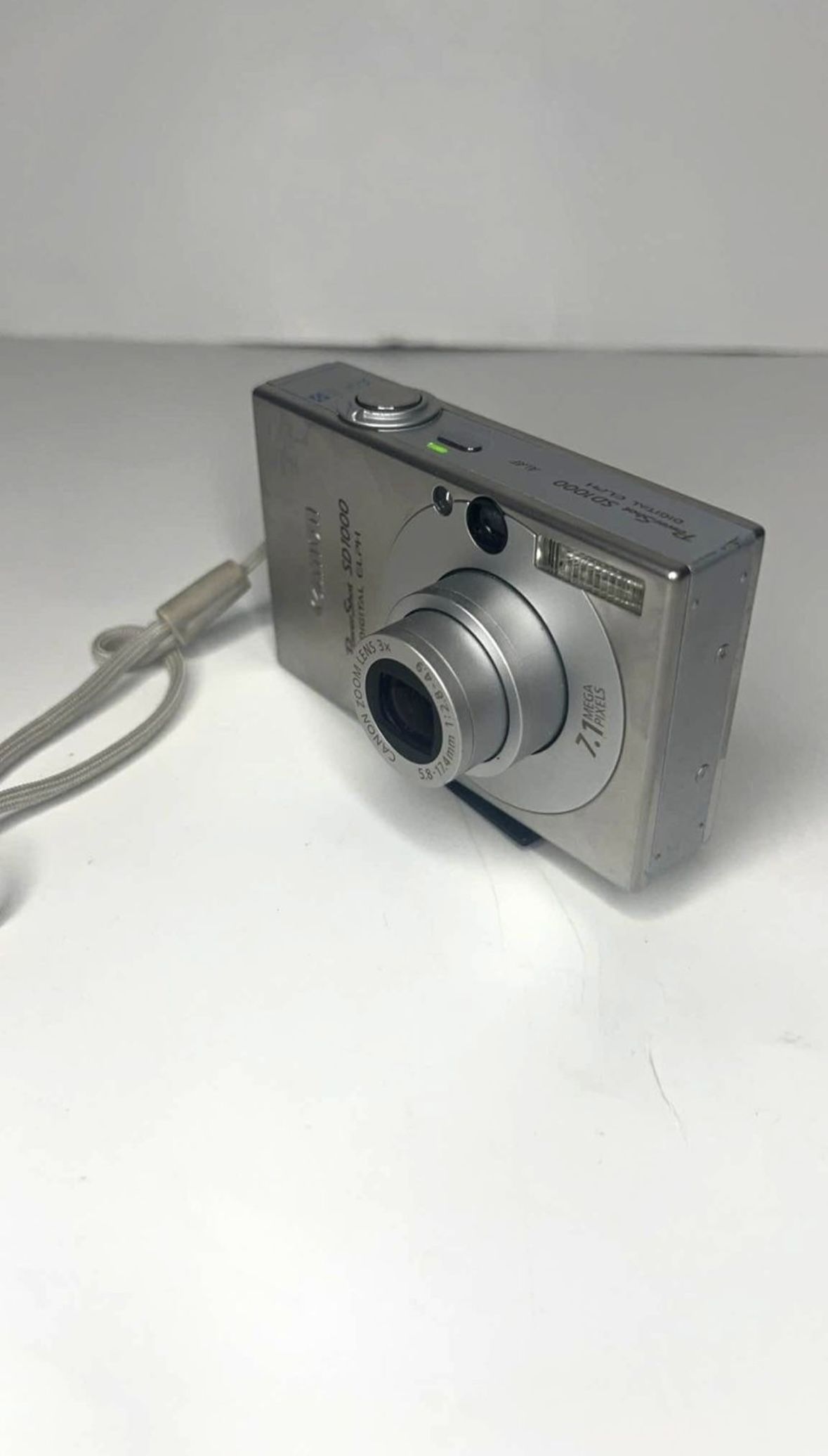 Canon PowerShot Digital ELPH SD1000 7.1MP Digital Camera - Silver - Tested Works