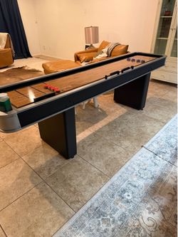 9’ Shuffleboard Table