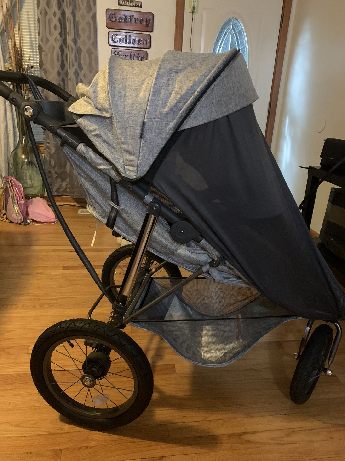 Monbebe Rebel Jogging Stroller for Sale in Lacey, WA OfferUp