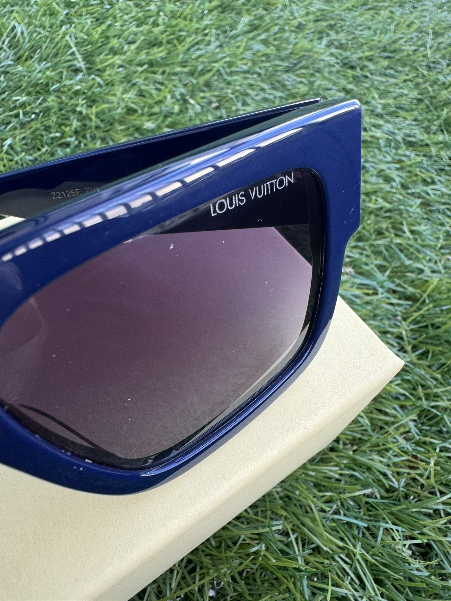 Z2125E LV Clash Square Large Sunglasses- BLUE for Sale in Houston