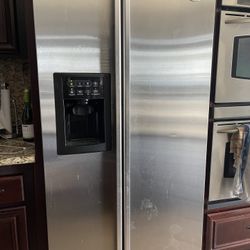 GE profile fridge for parts 