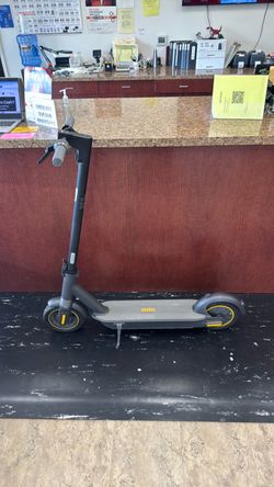 Sporting goods scooter ninenot g30p
