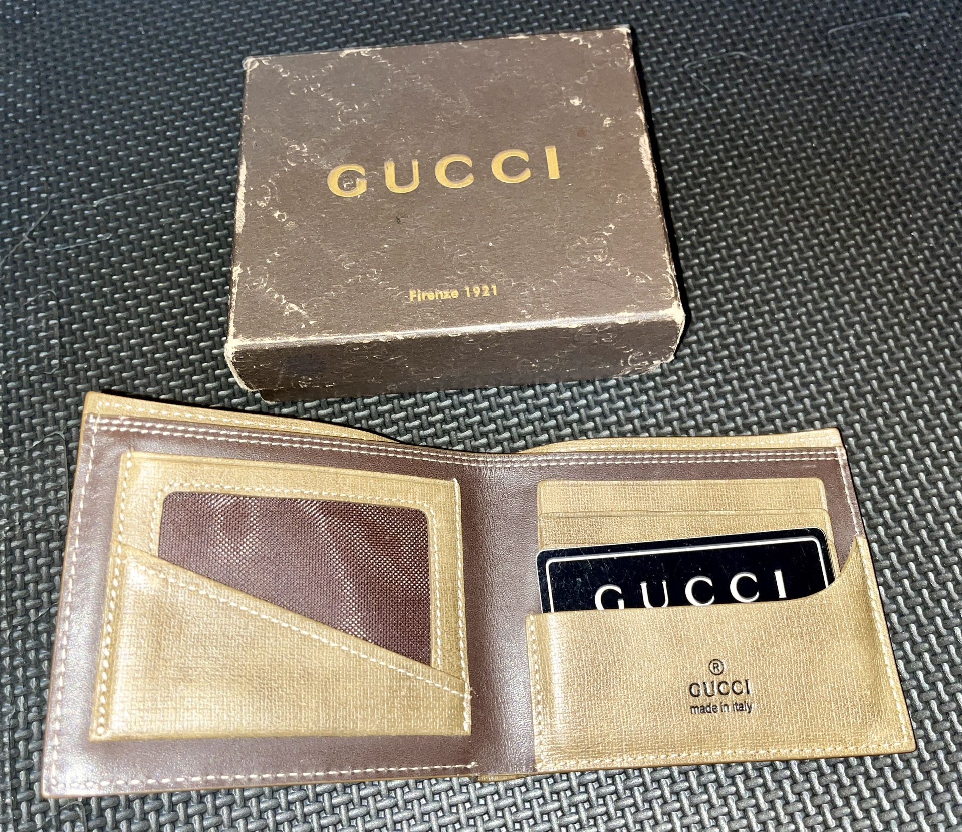 Gucci, leather wallet