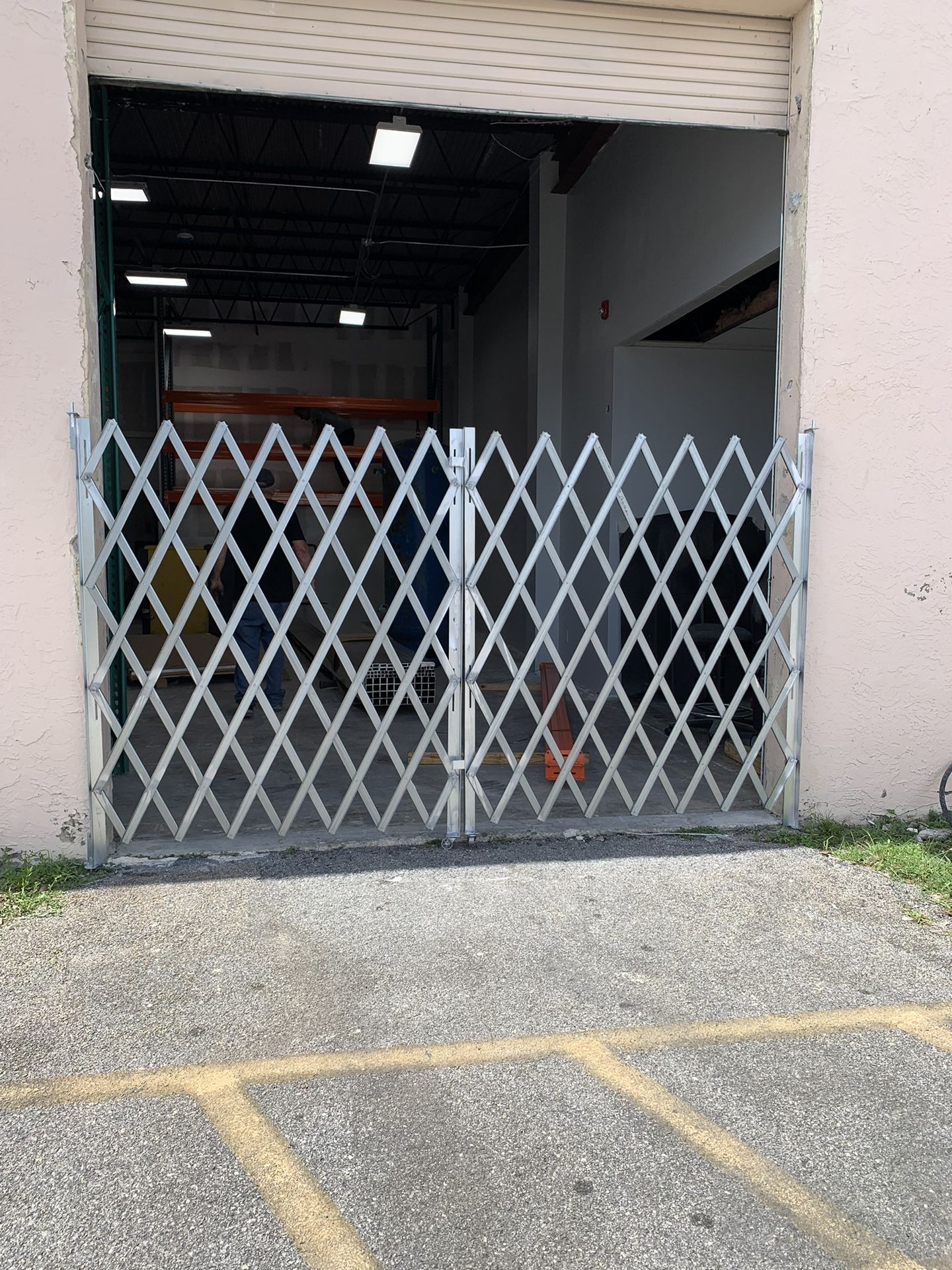 Used Folding Gates For Warehouse 