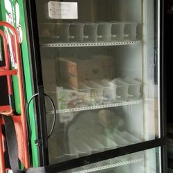 7-up cooler refrigerator