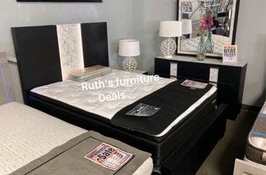 Elegant ‼️4pc bedroom set: queen size bed, dresser, mirror, nightstand
