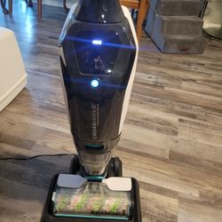 aspiradora para pisos  y carpeta  de bateria  viene  con su cargador