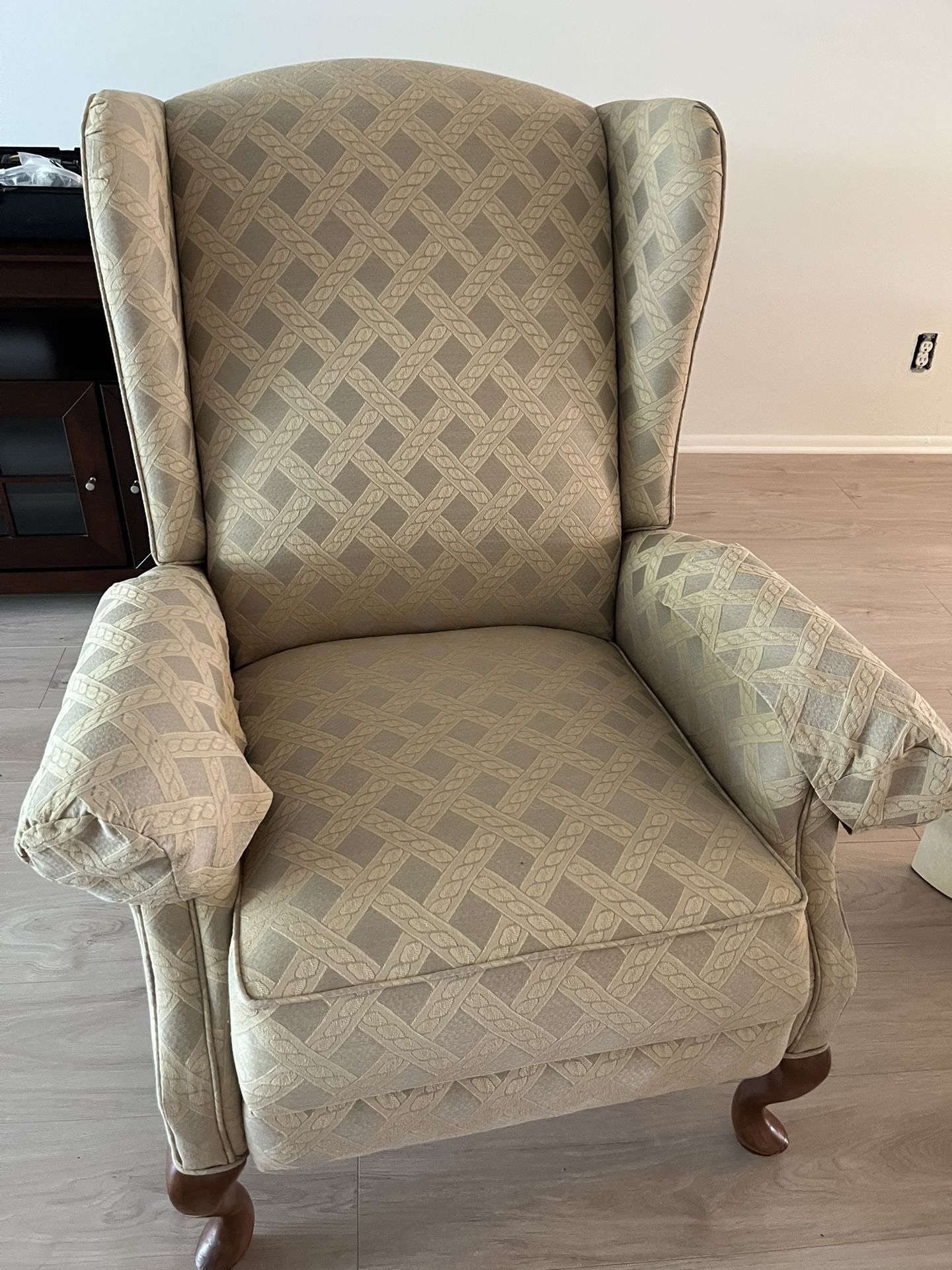 FREE Chairs, Dressers & Night Stands, Pictures And Mirrors