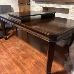 Dining Table And 6 Chairs