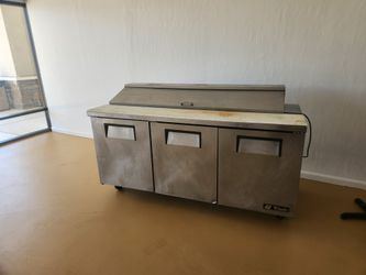 Sandwich preparation fridge