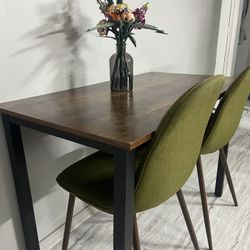 Table And Chairs 