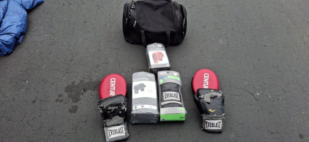 Boxing & MMA Training Gear Lot - Everlast & Century Gloves/Mitts - NEW & Used