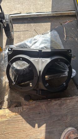 2 6x8 speaker holder
