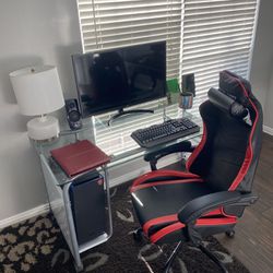 computer desk and chair, gaming chair with modern desk... chair is new!... pick up in east Plano 75094 
