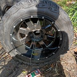 33x12x.5 r20lt 119r venom power tires and rims