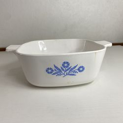 Corning Ware - Blue Cornflower 1 1/2 qt casserole dish