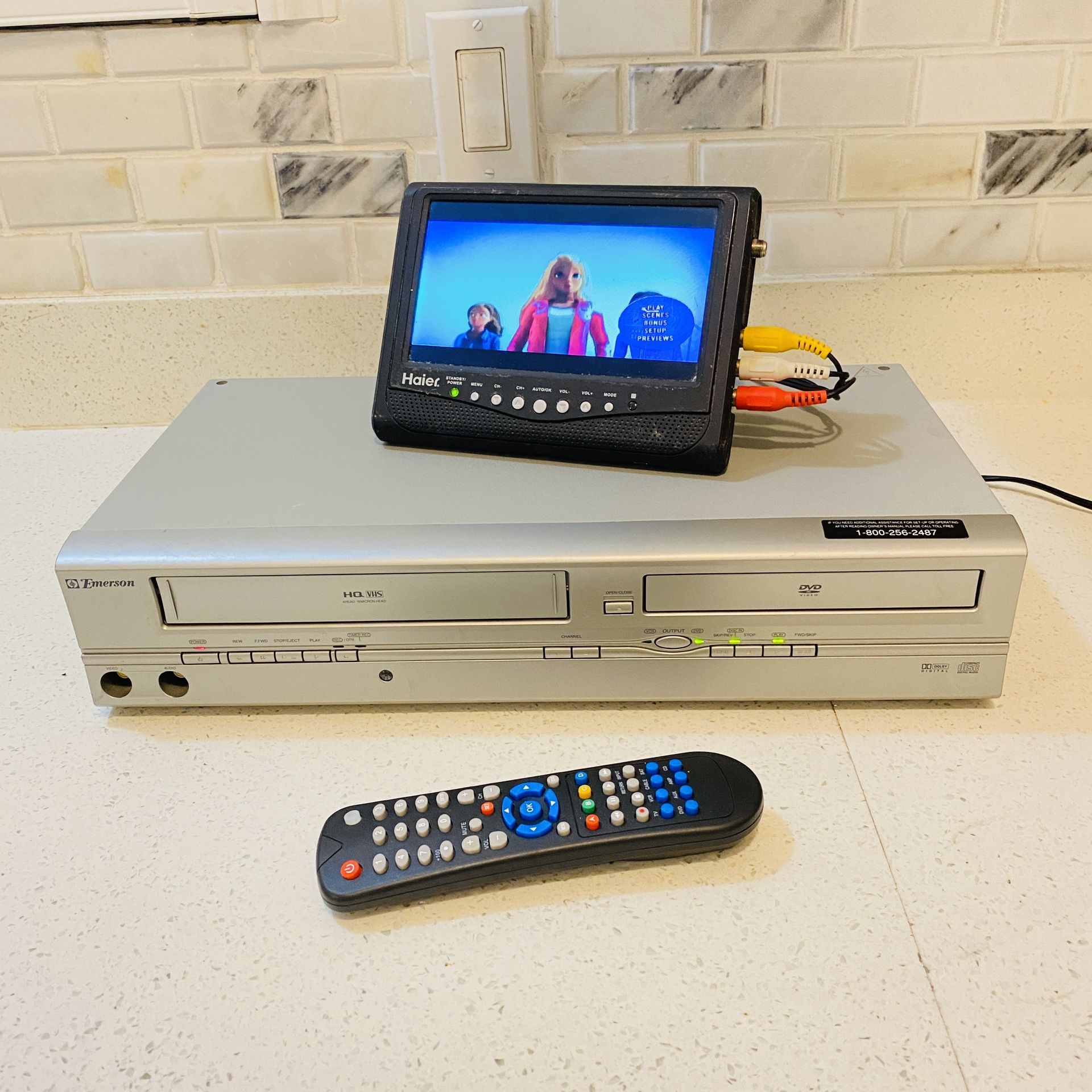 Emerson DVD VCR Combo 4-Head HiFi VHS Player Recorder EWD2004 with Remote and AV cables